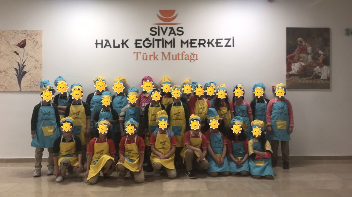 1. SINIF ÖĞRENCİLERİMİZİN PİZZA YAPMA DENEYİMİ